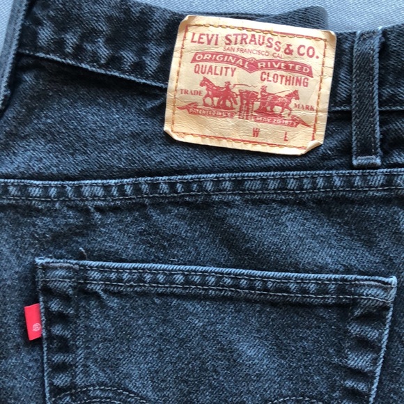 Levi’s distressed and embroidered - Picture 5 of 7